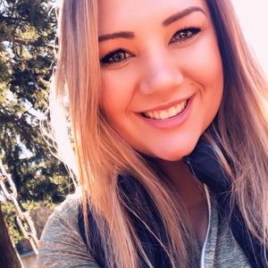 Meet your Posher, Kayla